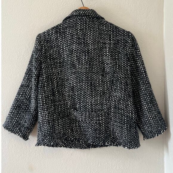 Women's CAbi Black White Tweed 2 Large Button Frayed Blazer Jacket Size Large - Picture 3 of 8